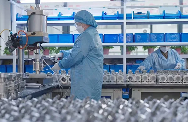 Dingyue buduje podstawy jakości zaworów na poziomie higienicznym poprzez precyzyjną produkcję.